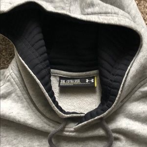 Under Armour Hoodie 🔥